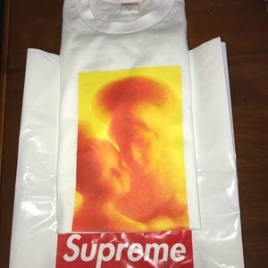 Supreme Tee